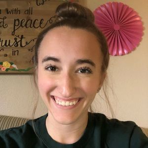 Meet your Posher, Hannah